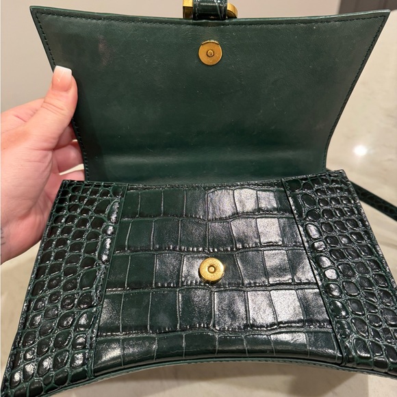 Hourglass SMALL Green Embossed - Picture 5 of 10